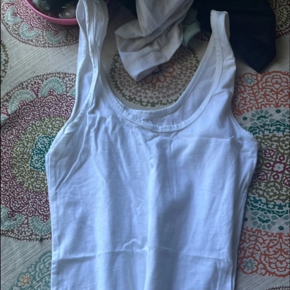 8 pcs Camisole Bundle - Picture 7 of 9